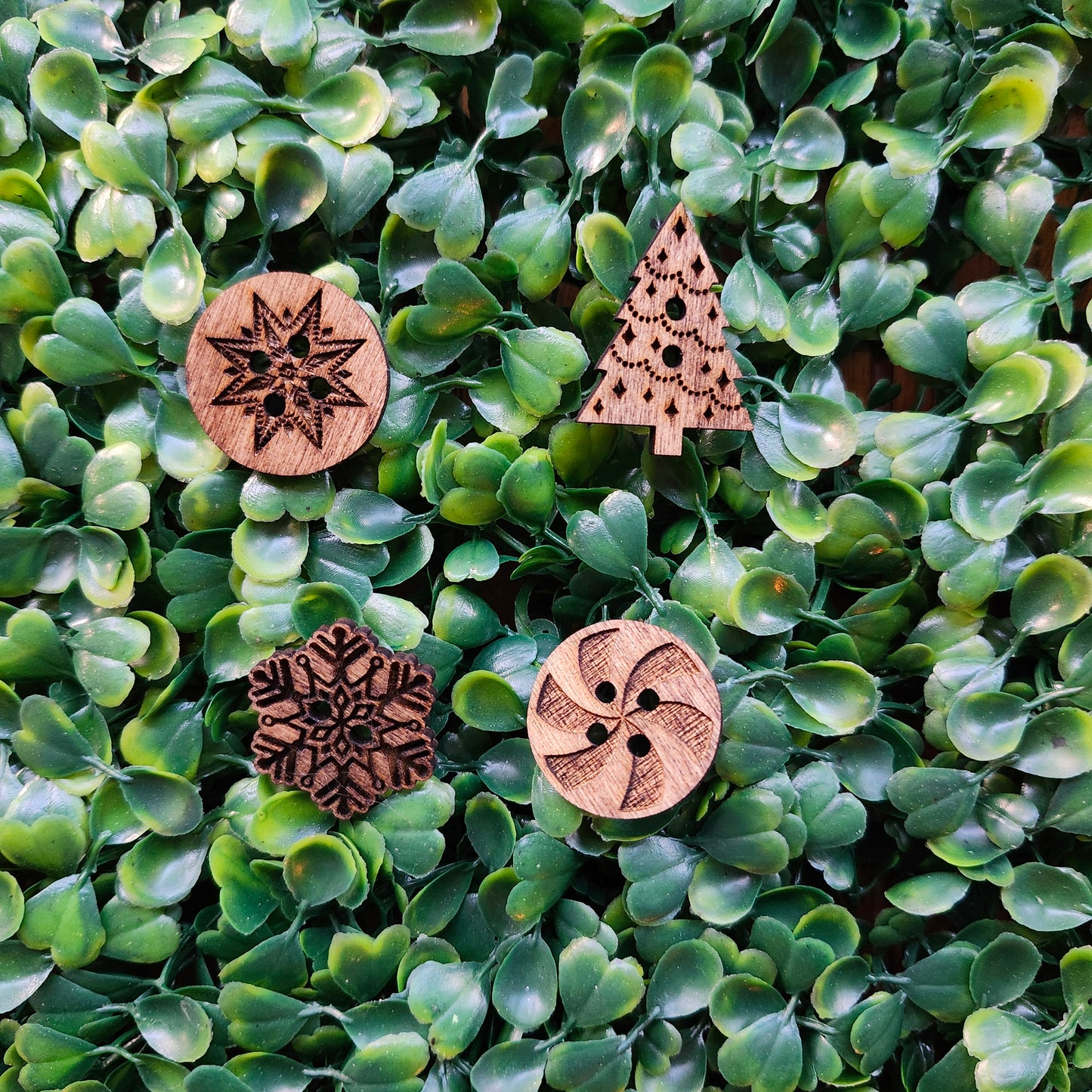 Wooden Holiday Buttons (set of 12)