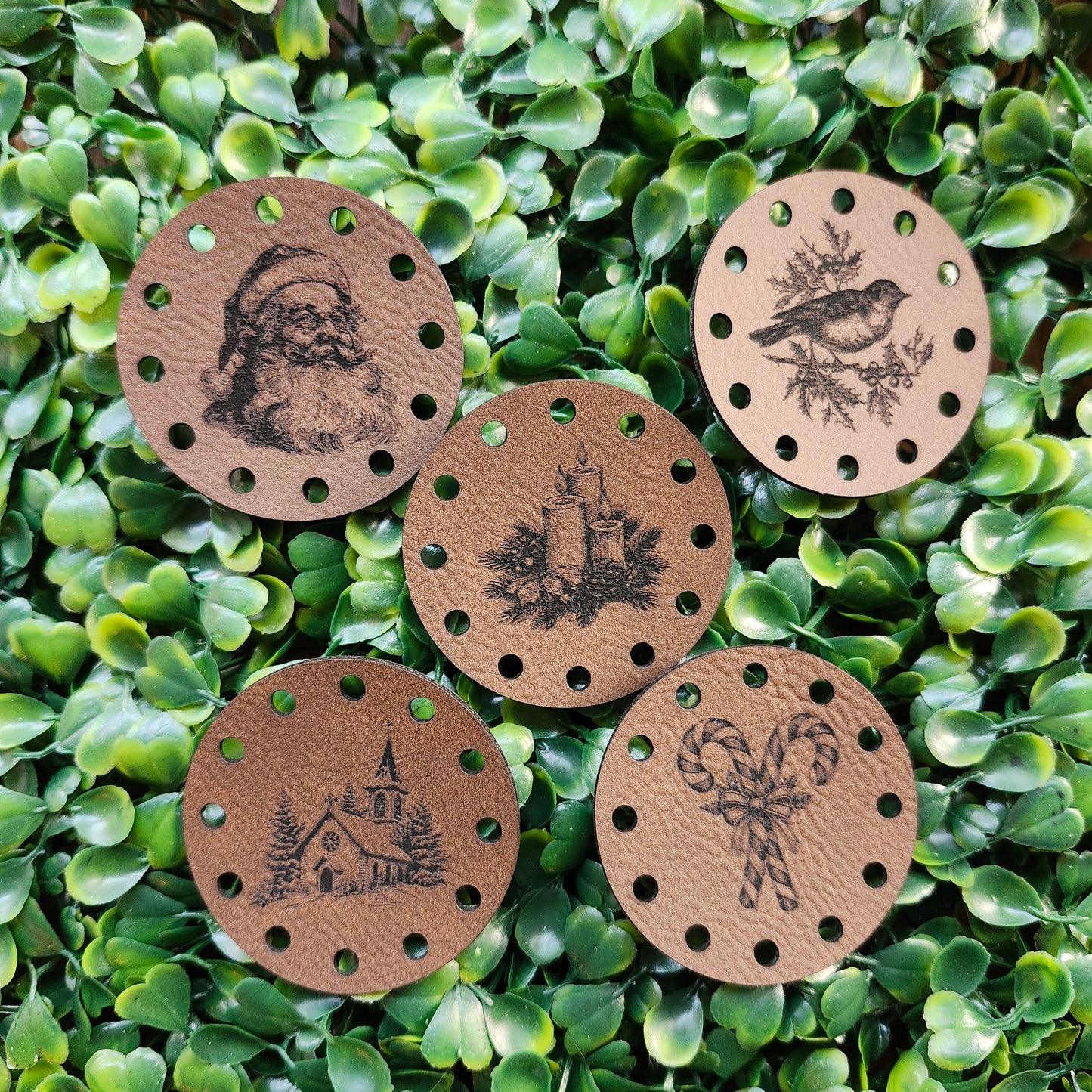 Vintage Christmas Circle Patches (set of 10)